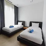 דירה The Country Club & *