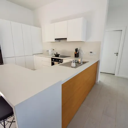 The Country Club & * Akanthú