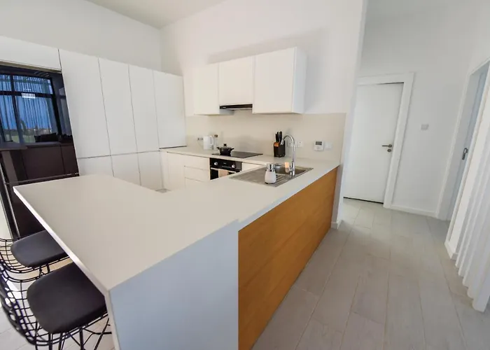 The Country Club & * Akanthou