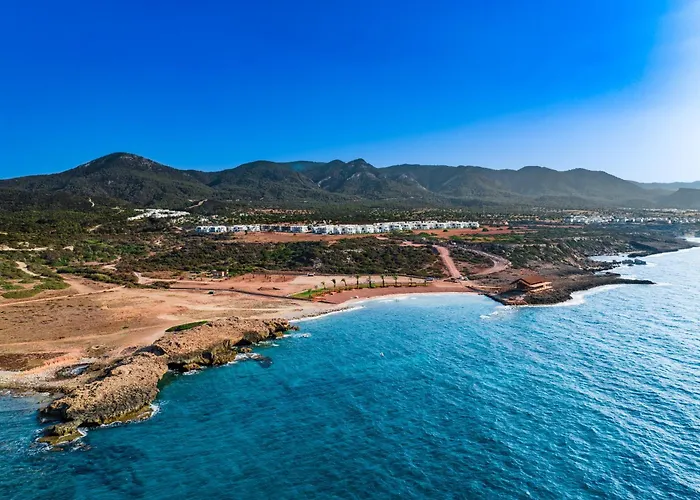 The Country Club & Akanthou